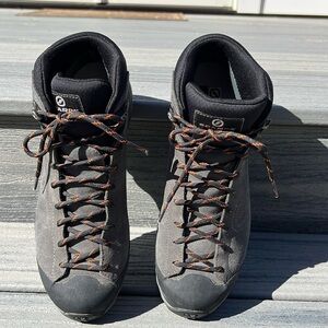 Scarpa Mojito Hike GTX boots in suede and Gore-Tex. In grey and black size 9 1/2